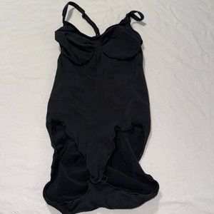 Skims black bodysuit 2x/3x